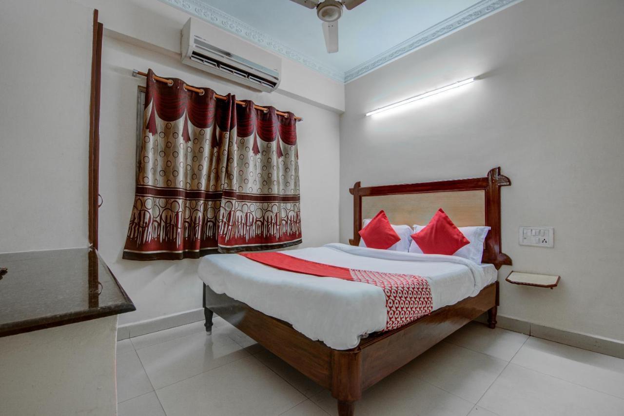 Oyo Hotel Lakshmi Paradise Вішакхапатнам Екстер'єр фото