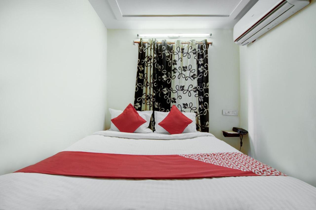 Oyo Hotel Lakshmi Paradise Вішакхапатнам Екстер'єр фото