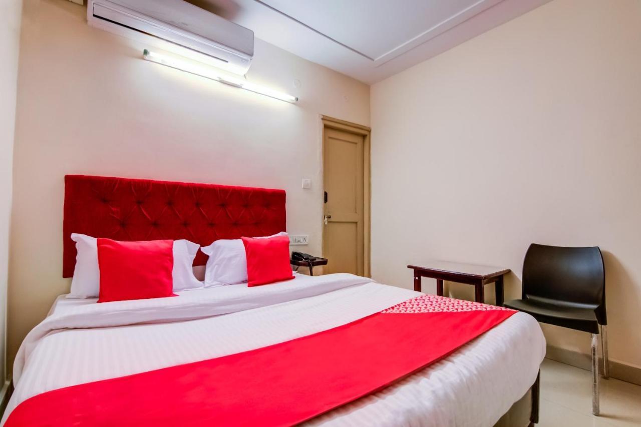 Oyo Hotel Lakshmi Paradise Вішакхапатнам Екстер'єр фото